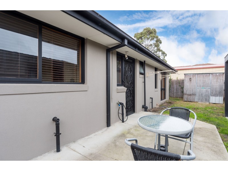 1/17 Kimberley Drive, Chirnside Park VIC 3116