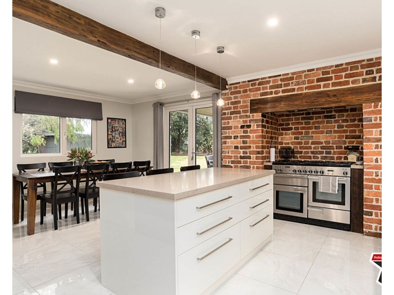 20 Lanning Crescent, Seville VIC 3139