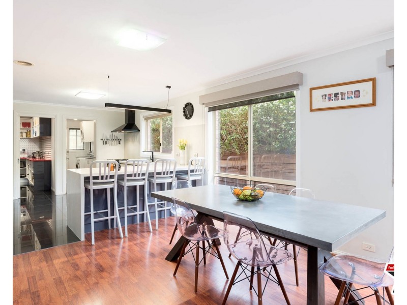 4 French Close, Mooroolbark VIC 3138