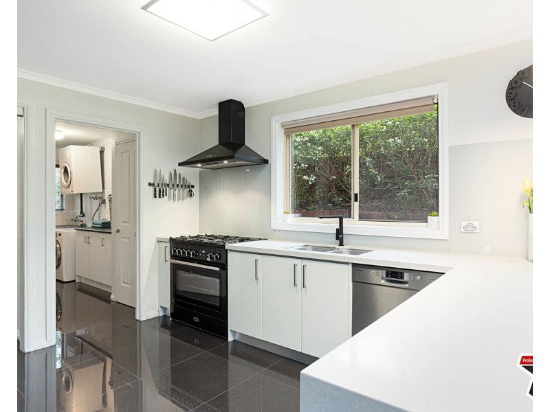 4 French Close, Mooroolbark VIC 3138