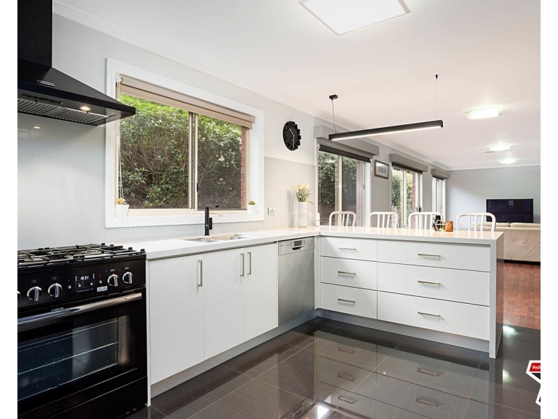 4 French Close, Mooroolbark VIC 3138