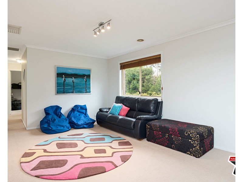 4 French Close, Mooroolbark VIC 3138