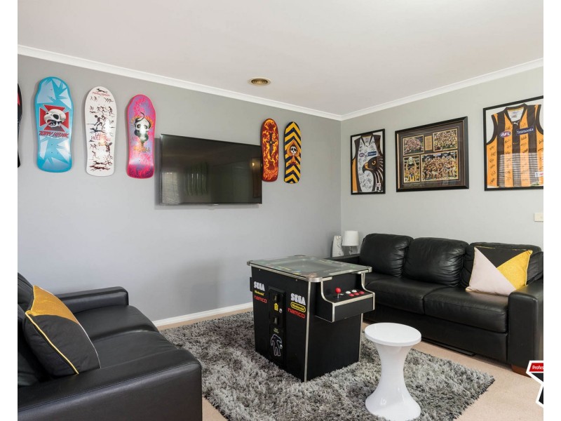 4 French Close, Mooroolbark VIC 3138