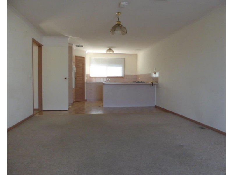 2/23 McComb Street, Lilydale VIC 3140