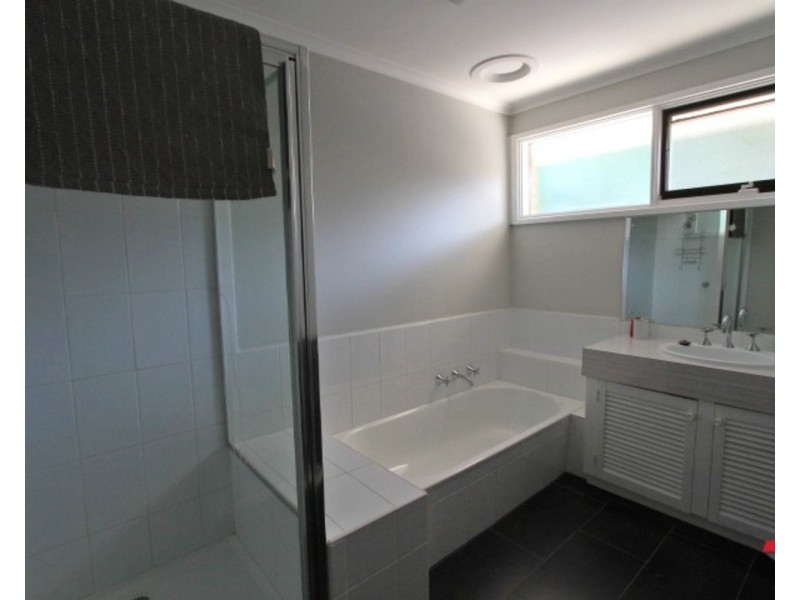 1 Mansion Place, Chirnside Park VIC 3116