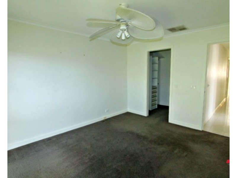 24 Myoora Drive, Mooroolbark VIC 3138