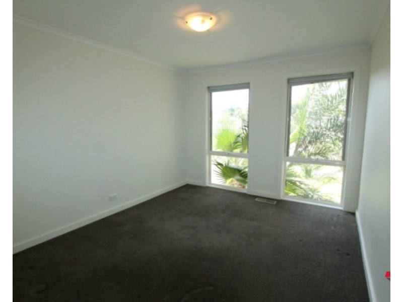 24 Myoora Drive, Mooroolbark VIC 3138