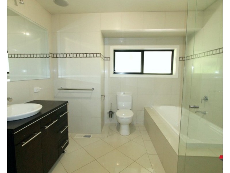 24 Myoora Drive, Mooroolbark VIC 3138