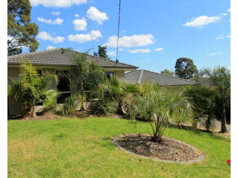 24 Myoora Drive, Mooroolbark VIC 3138