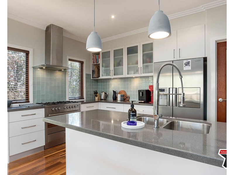 10  Olinda Park Rise, Lilydale VIC 3140