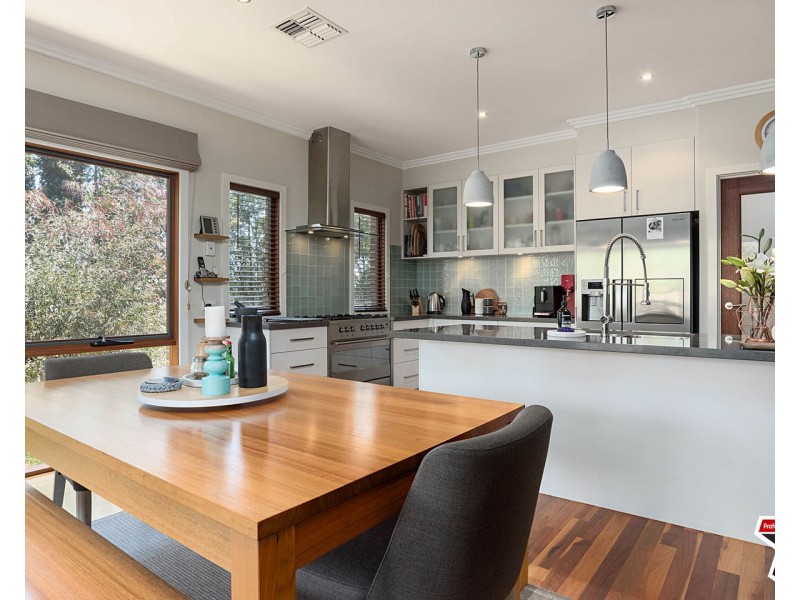 10  Olinda Park Rise, Lilydale VIC 3140