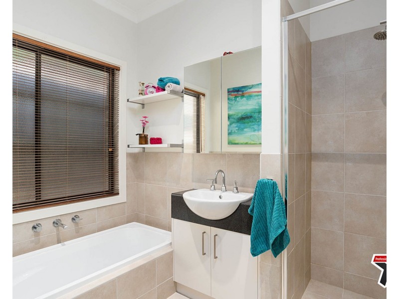 10  Olinda Park Rise, Lilydale VIC 3140