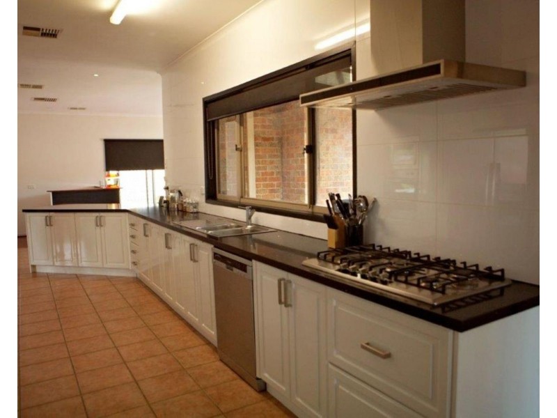 63 Lakeview Drive, Lilydale VIC 3140