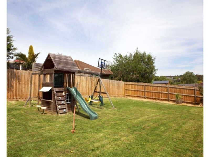 63 Lakeview Drive, Lilydale VIC 3140