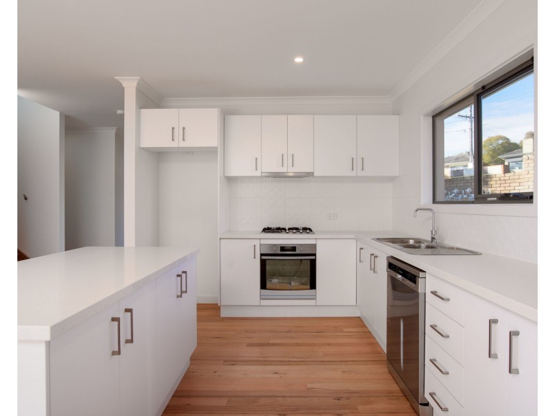 1 Percy Close, Mooroolbark VIC 3138