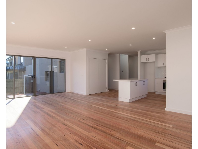 1 Percy Close, Mooroolbark VIC 3138