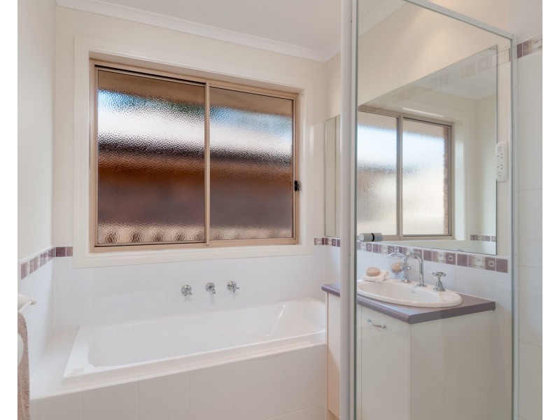 14a Meadowgate Drive, Chirnside Park VIC 3116