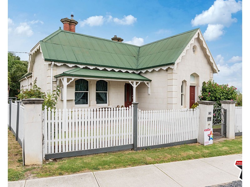 90 Bell Street, Yarra Glen VIC 3775