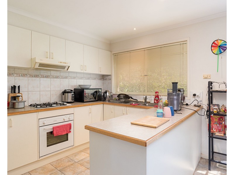 2/12 Edward Road, Chirnside Park VIC 3116