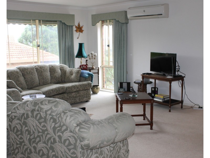 2/12 Edward Road, Chirnside Park VIC 3116