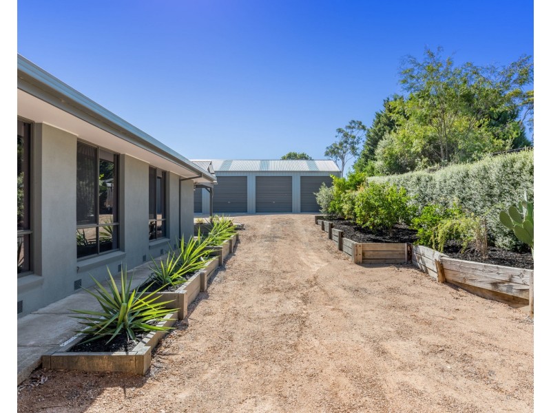 11 Coachmans Court, Chirnside Park VIC 3116