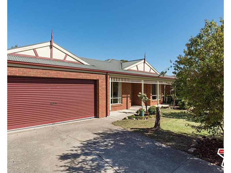 18 Farnham Road, Healesville VIC 3777