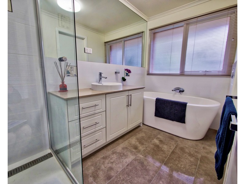 72 Inverness Road, Kalorama VIC 3766