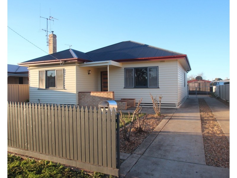 42 Wills Street, Maryborough VIC 3465