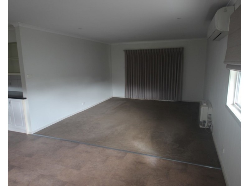 8 Annesley Street, Carisbrook VIC 3464