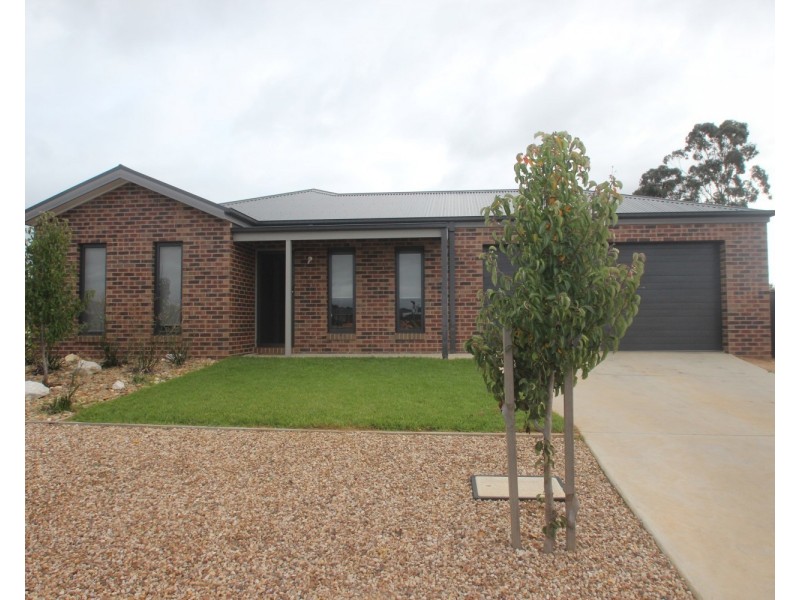 28 Whirrakee Drive, Maryborough VIC 3465