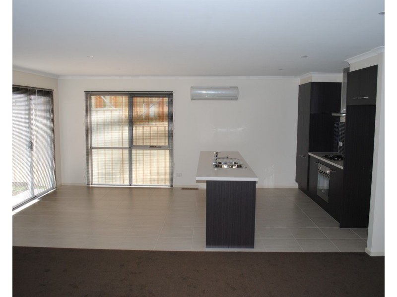 2/116 Gillies Street, Maryborough VIC 3465