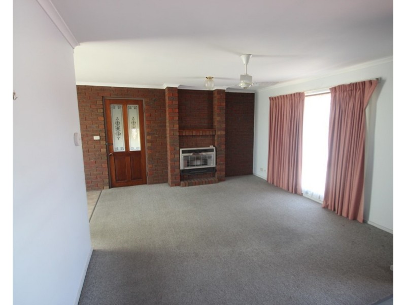 17 Pekin Road, Maryborough VIC 3465