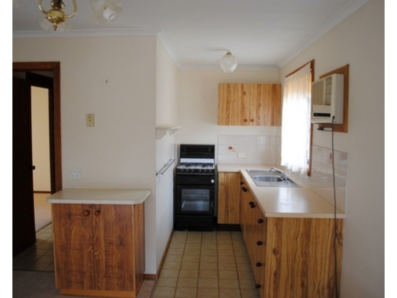 1/4 Ormond Avenue, Maryborough VIC 3465