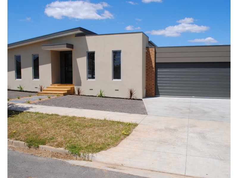 1/116 Gillies Street, Maryborough VIC 3465