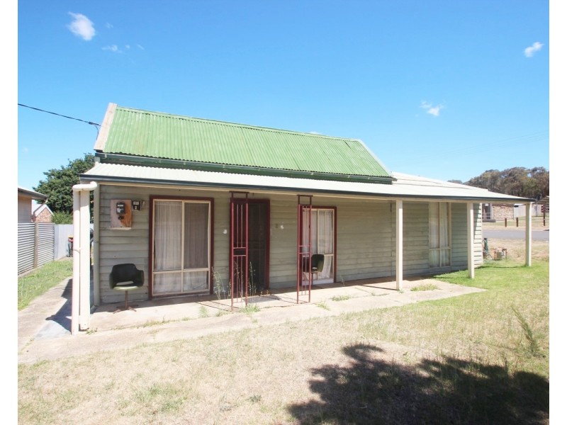 8 Raglan Street, Maryborough VIC 3465