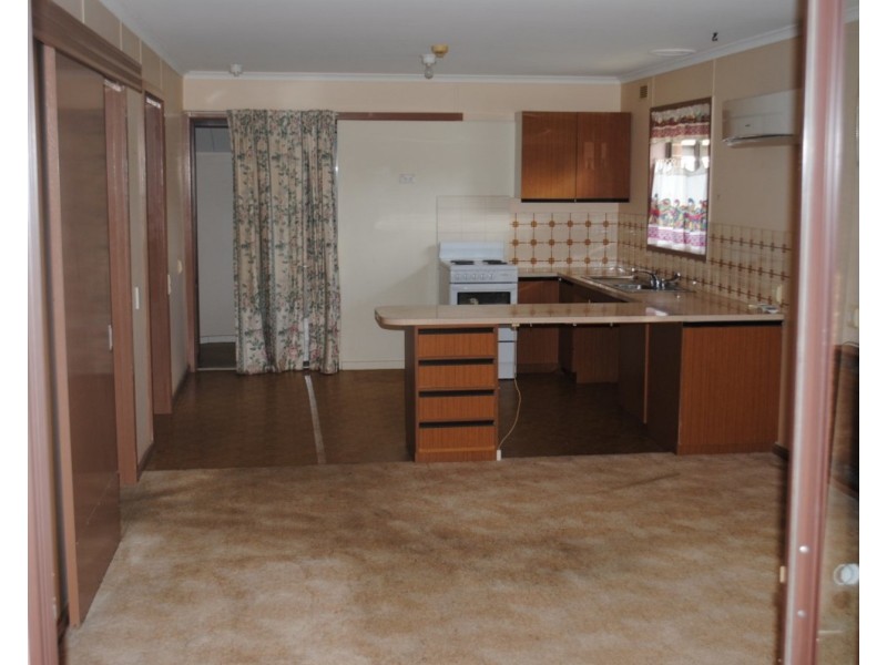 1/16 Templeton Street, Avoca VIC 3467