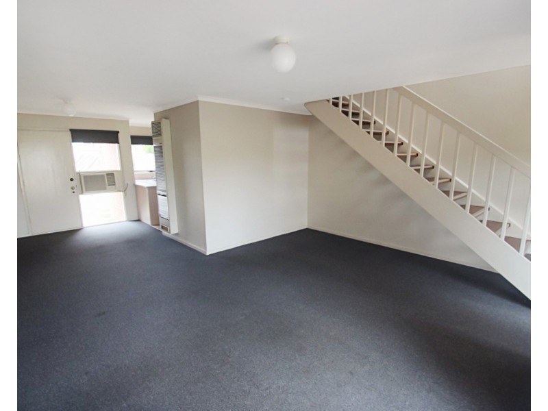 2/94 Burns Street, Maryborough VIC 3465
