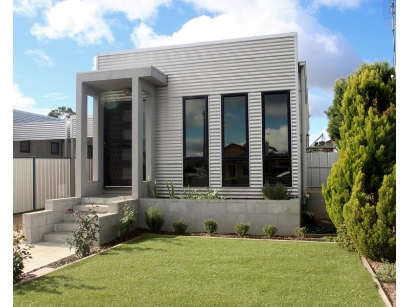 27B Majorca Road, Maryborough VIC 3465