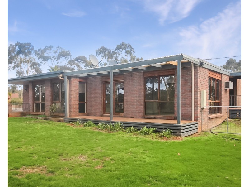 2 Hall Road, Alma VIC 3465