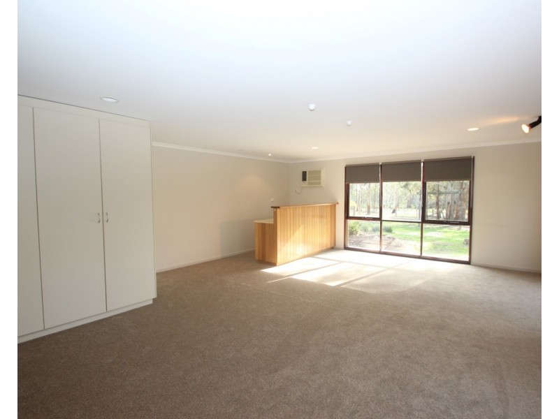 2 Hall Road, Alma VIC 3465