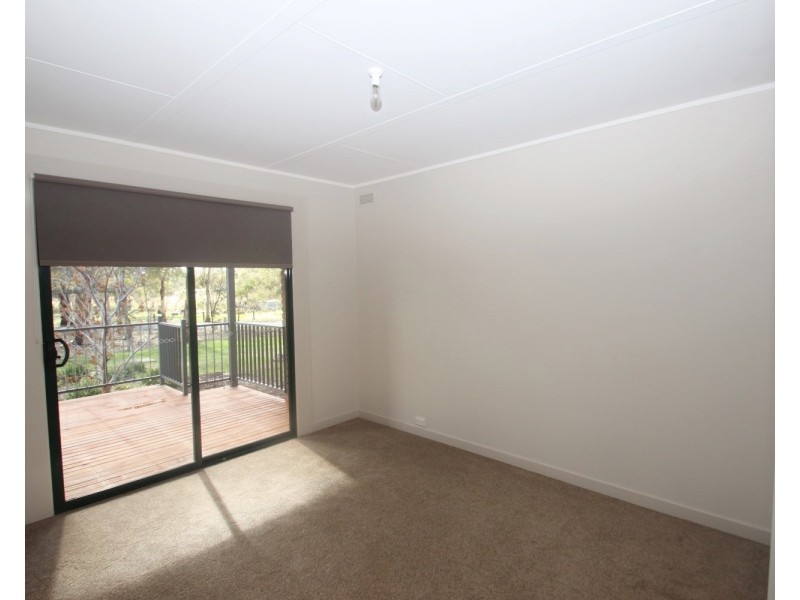 2 Hall Road, Alma VIC 3465