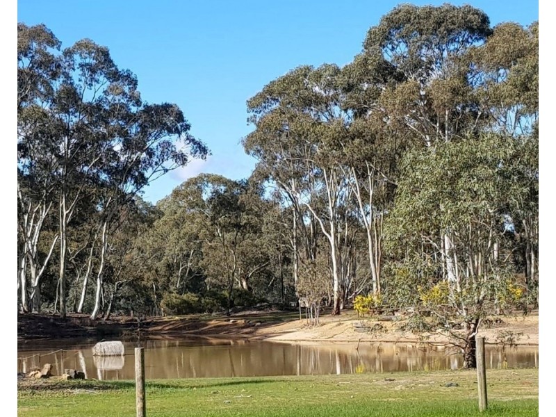 2 Hall Road, Alma VIC 3465