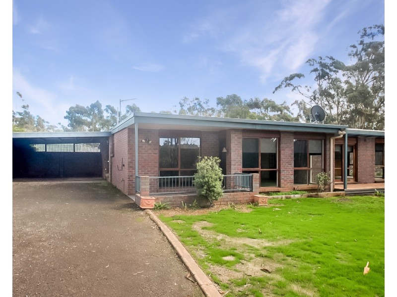 2 Hall Road, Alma VIC 3465