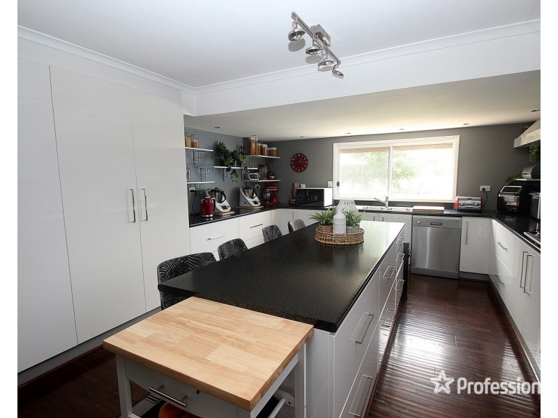 10 Hunter Street, Carisbrook VIC 3464