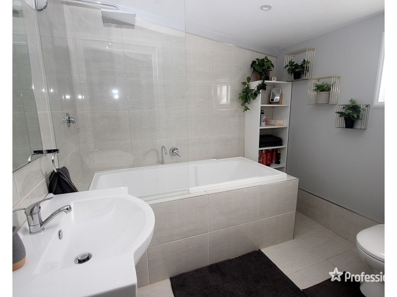 10 Hunter Street, Carisbrook VIC 3464