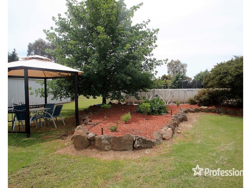 10 Hunter Street, Carisbrook VIC 3464