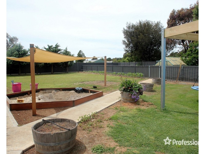 10 Hunter Street, Carisbrook VIC 3464