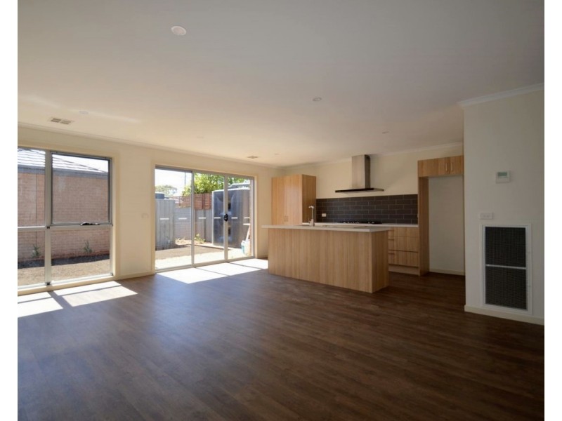 1/8 Christian Street, Maryborough VIC 3465