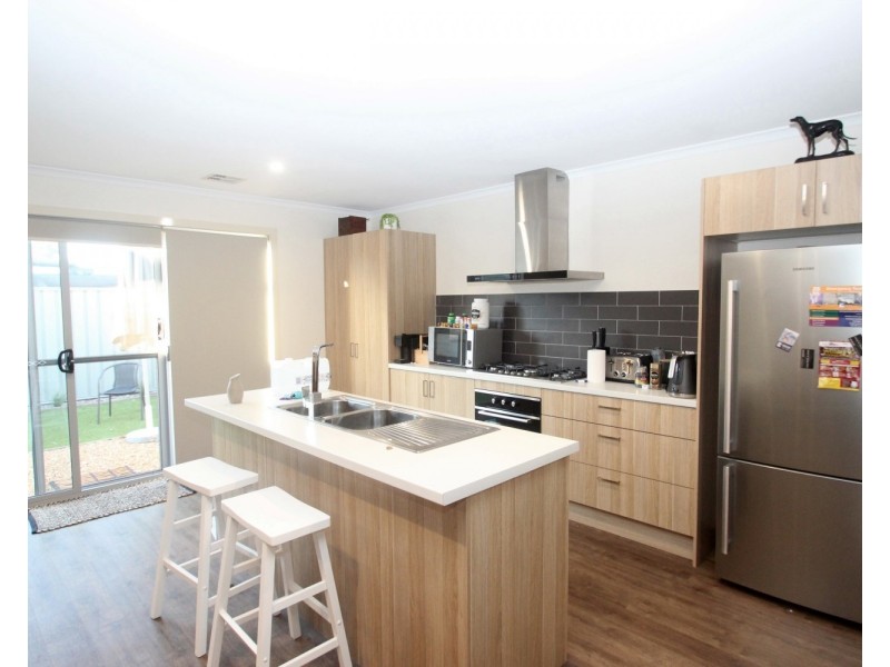 1/8 Christian Street, Maryborough VIC 3465