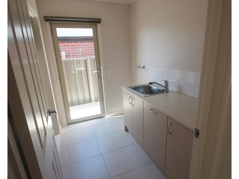 2/6 Lowery Court, Maryborough VIC 3465